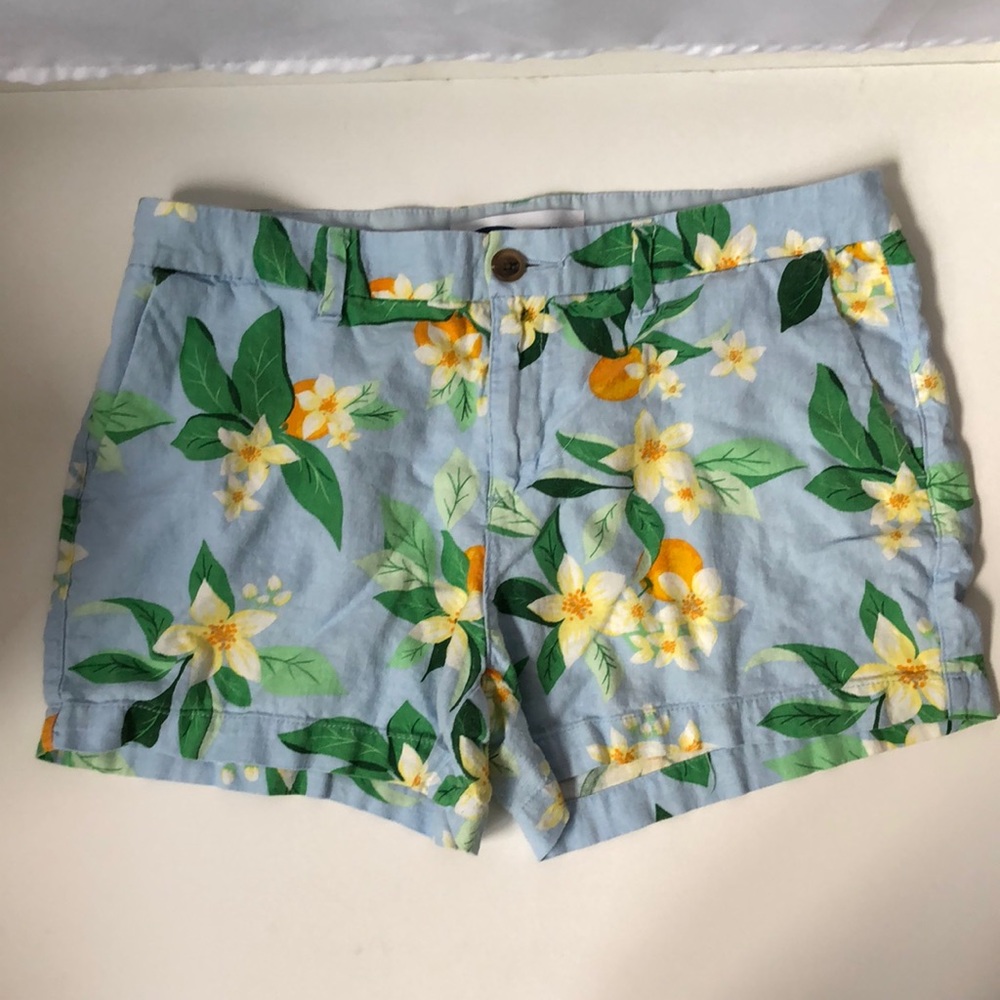 Old Navy Mid-Rise Everyday‎ Shorts Size 8